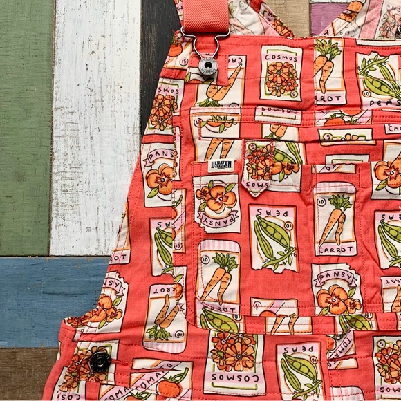 NWT Duluth Small x35L Heirloom Gardening Bib Overalls Coral Seed Packets Farming - Picture 3 of 9